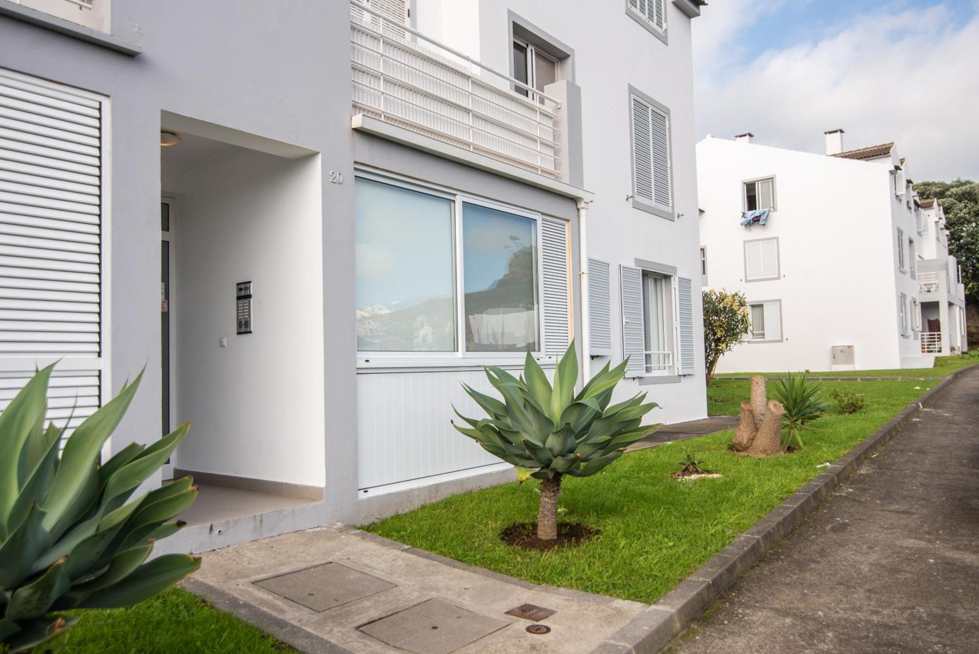 P&H Holiday Beach Apt Ponta Delgada  Ngoại thất bức ảnh